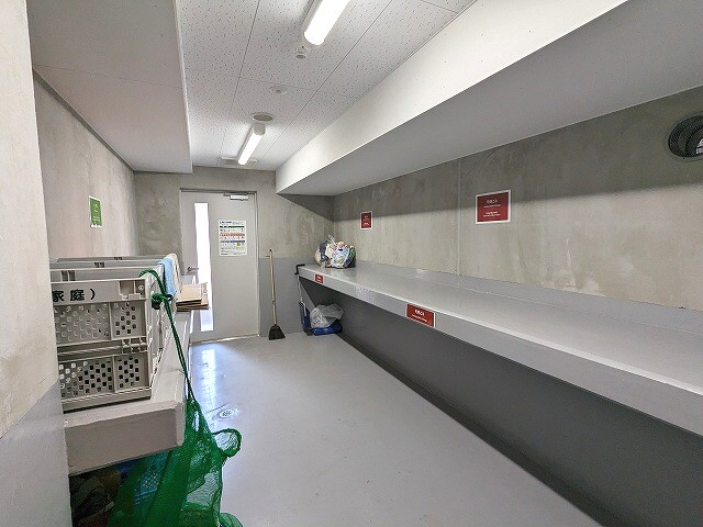 Urbanex KURAMAE RESIDENCEのその他共用部分|24時間利用可能なごみ置場です
