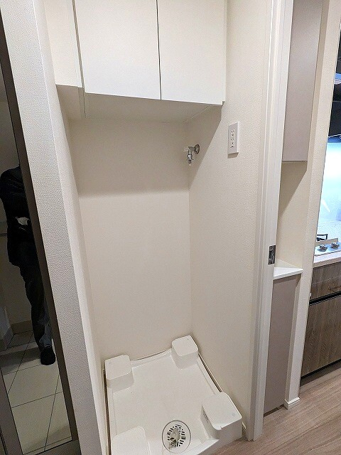 Urbanex KURAMAE RESIDENCEの設備|お手入れしやすい様に排水口を手前中央に配置し、足高の防水パンです