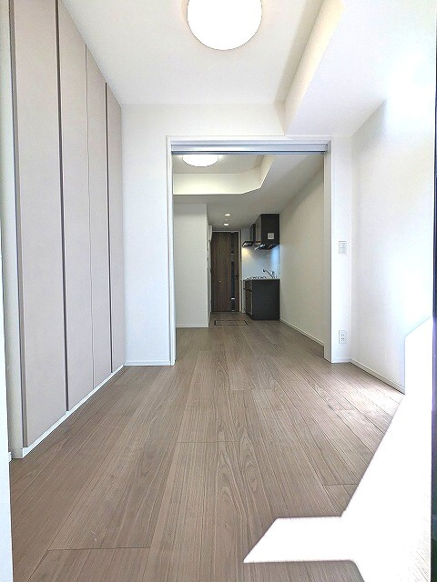 Urbanex KURAMAE RESIDENCEの内装|インターネット無料、床暖房、照明付き、床下収納付きです