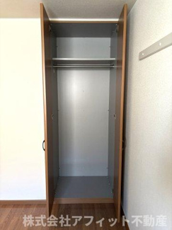 【その他】 | サンガーデン曙 | 洋室5.5帖のクローゼット