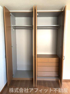 【収納】 | サンガーデン曙 | 洋室5.6帖のクローゼット