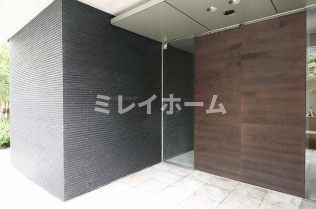 コートブランシェAPのエントランス