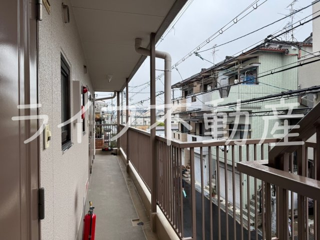 シンコーハイツのエントランス|ゆとりのあるエントランスです