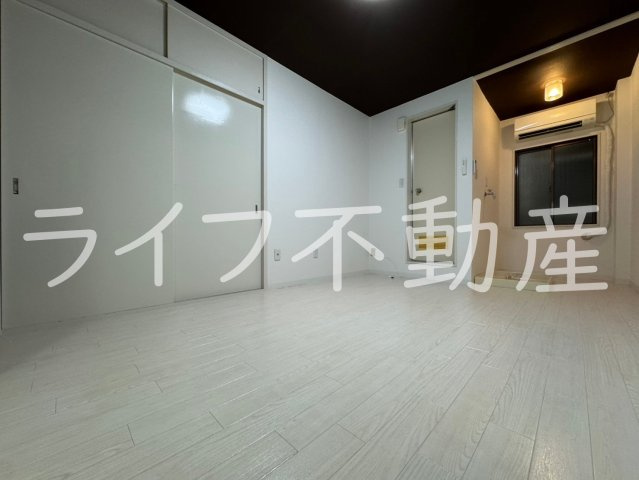 シンコーハイツの居間・リビング|こちらの居間で趣味の時間をお楽しみください