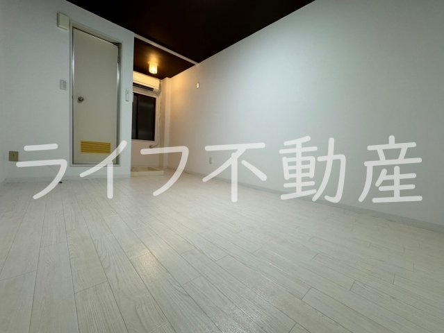 シンコーハイツの居間・リビング|こちらの居間で趣味の時間をお楽しみください