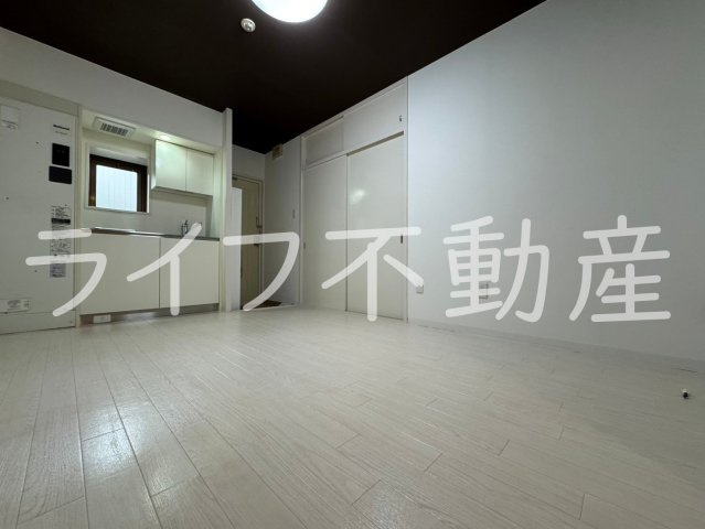 シンコーハイツの洋室|広々とした洋室です