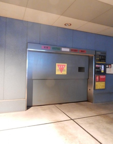 ミラータワービルの駐車場