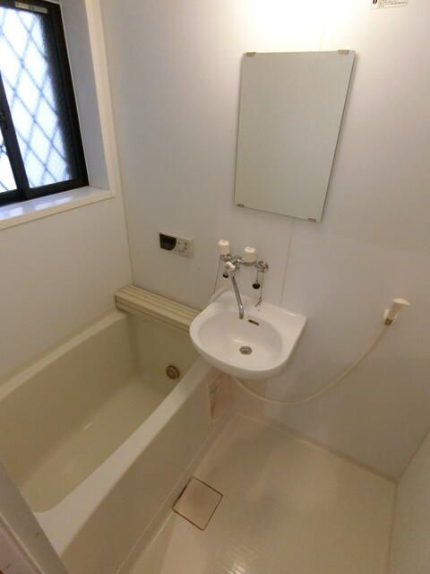 ノイエ下馬の浴室