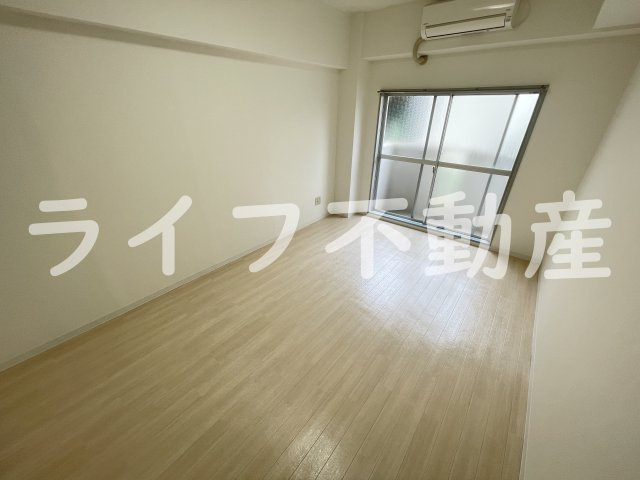 東大阪レジデンスの居間・リビング