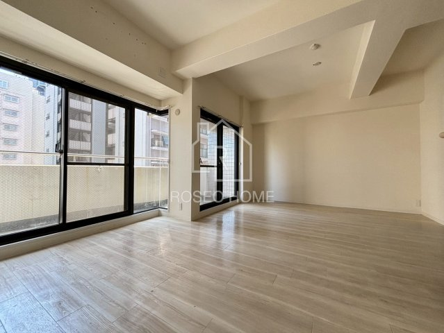 オーラムアルジャン阿波座の居間・リビング