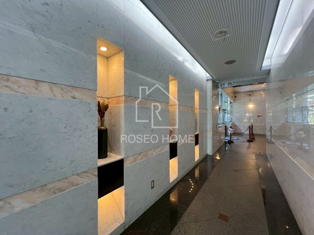 オーラムアルジャン阿波座のエントランス