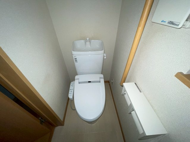 鎌ヶ谷市くぬぎ山４丁目　中古戸建のトイレ