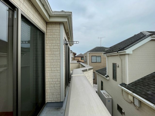 鎌ヶ谷市くぬぎ山４丁目　中古戸建のバルコニー