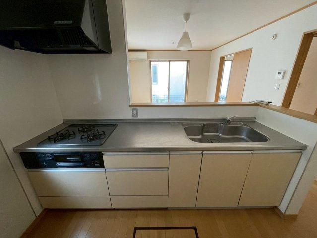 鎌ヶ谷市くぬぎ山４丁目　中古戸建のキッチン