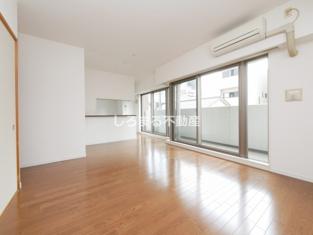 フロンティアタワー日本橋の居間・リビング