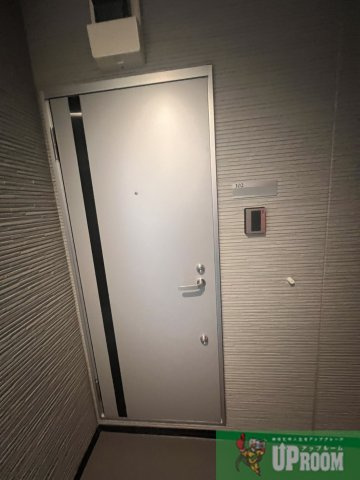 RUSCELLO守山の玄関