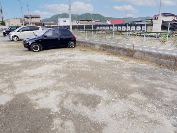 ビレッジハウス木之子1号棟の駐車場