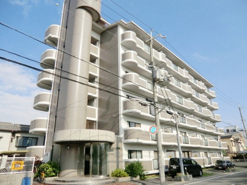 エレベーター付きでベビーカーや重い荷物があっても便利です