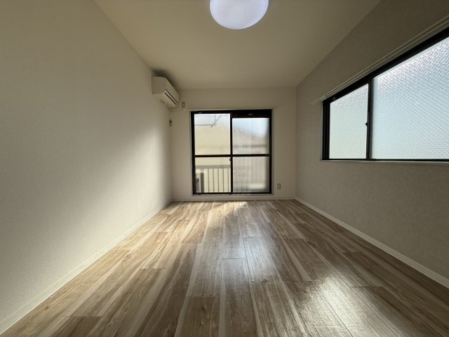 池田マンションの洋室