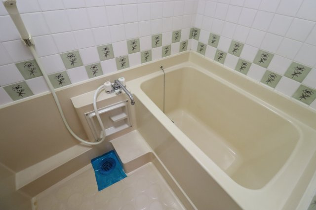 メゾン・ド・グリシーヌの浴室|コンパクトで使いやすいお風呂です