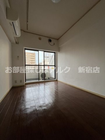 新宿御苑ダイカンプラザの居間・リビング