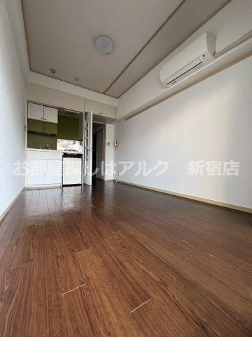 新宿御苑ダイカンプラザの居間・リビング