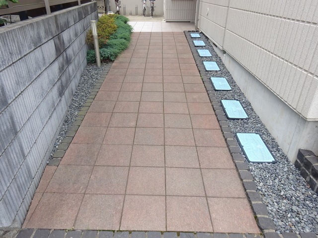 悠和ホームズのロビー|★エントランスまでの通路★