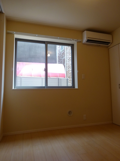 悠和ホームズの寝室