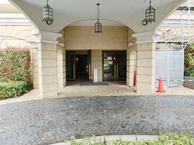 レイディアント横濱ユーロヒルズのエントランス|落ち着いたエントランスです