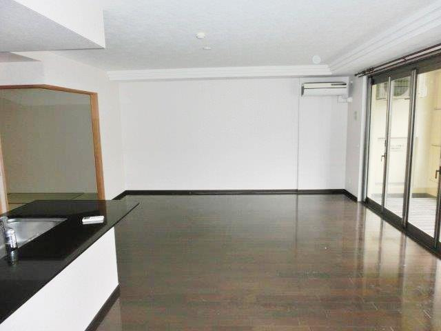 レイディアント横濱ユーロヒルズの居間・リビング|使いやすい居間です