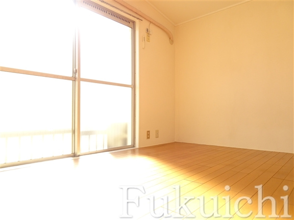 パールハイツ祐天寺の居間・リビング