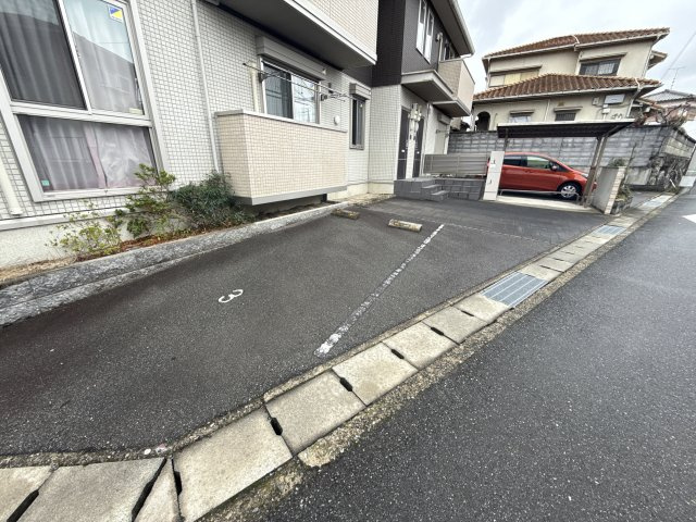 ヴィオラ志染の駐車場
