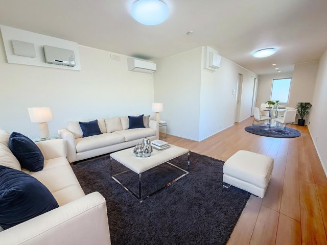 グランパレス国立の居間・リビング|※家具家電はイメージです