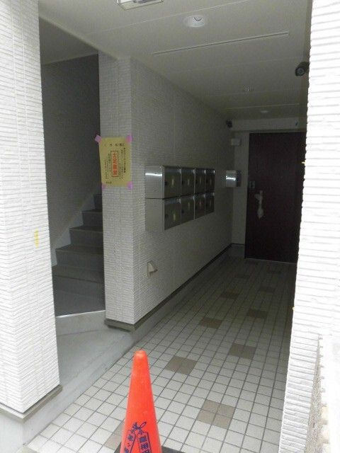 ホワイトヴィラ碑文谷のエントランス