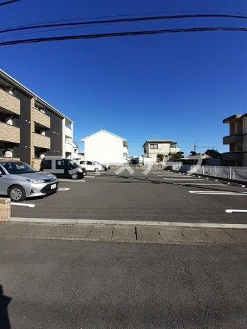 Ｌａ　Ｂｅｌｌｅｚｚａの駐車場|高崎、前橋のお部屋探しはエンドスケープまで！お客様の理想お聞かせ下さい♪