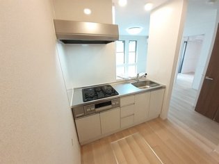 グリル付き3口コンロのカウンターキッチンです！