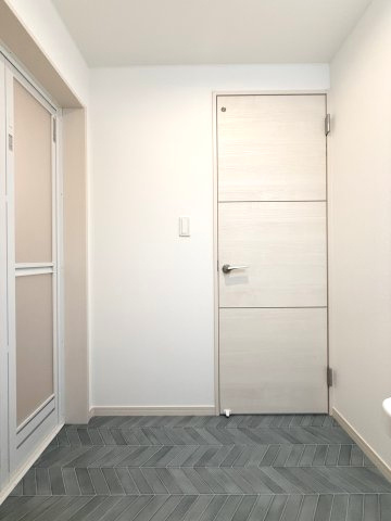 ポラリス野中町の洗面所|少し広めの独立洗面所