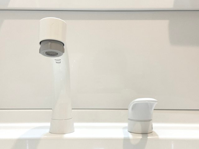 ポラリス野中町の独立洗面台|シャワーホースが伸ばせます