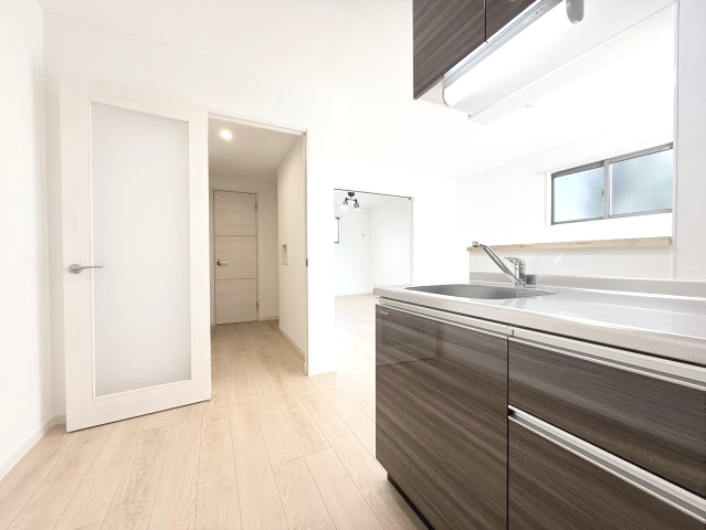 ポラリス野中町の居間・リビング|11.7帖のLDK