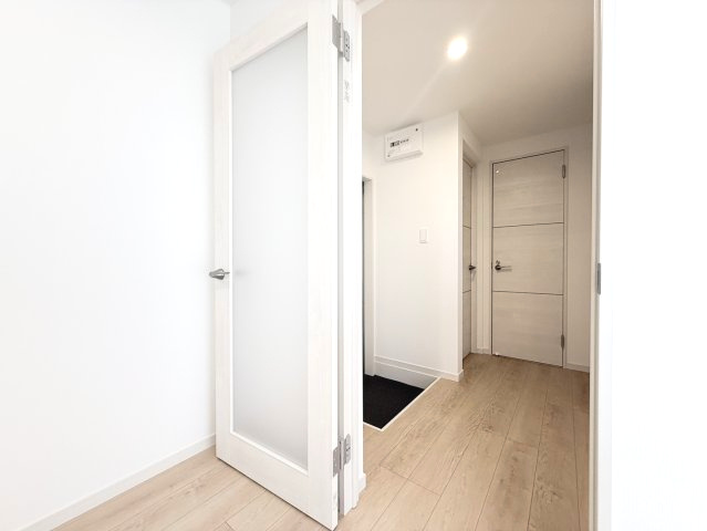 ポラリス野中町の玄関|明るい玄関スペース