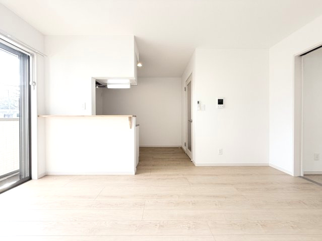 ポラリス野中町の居間・リビング|11.7帖のLDK