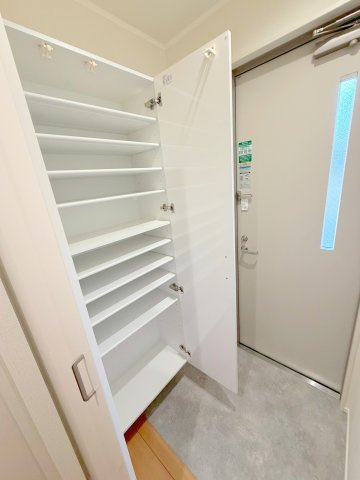 グランパレス国立のエントランス