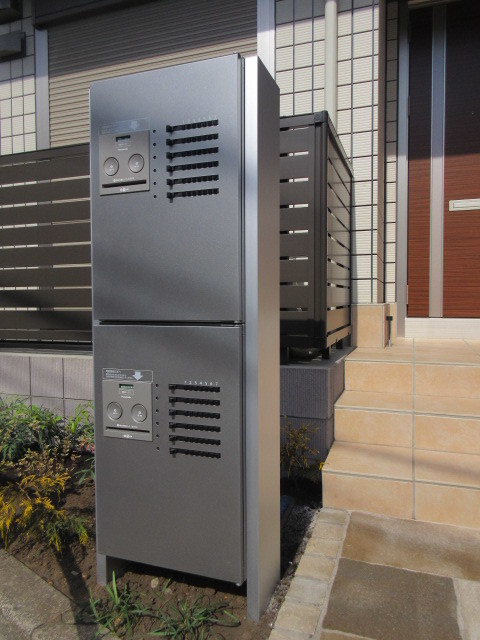 ヒルハイム峰岡のエントランス