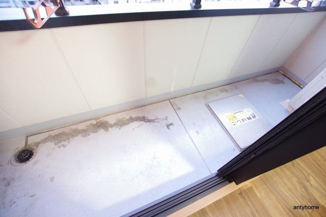 プリエール新大阪サウス　仲介手数料無料のバルコニー