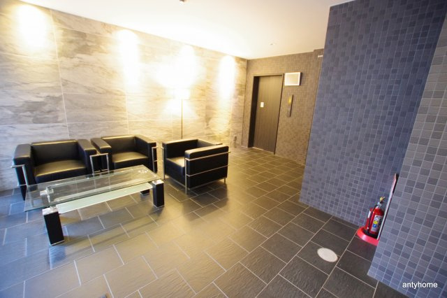 プリエール新大阪サウス　仲介手数料無料のロビー