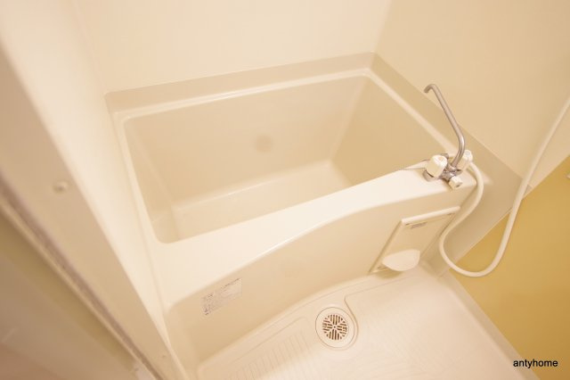 プリエール新大阪サウス　仲介手数料無料の浴室