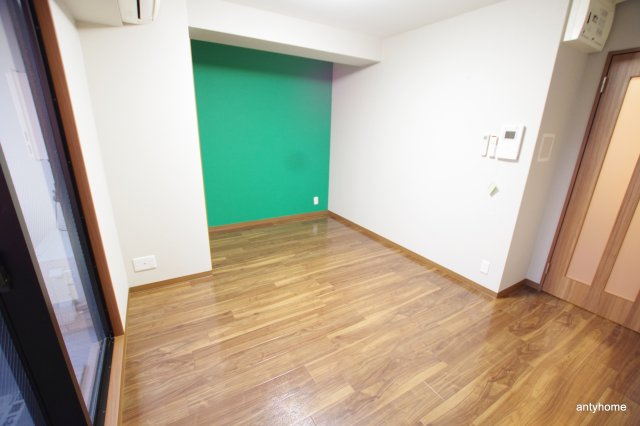 プリエール新大阪サウス　仲介手数料無料の洋室