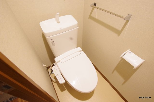 プリエール新大阪サウス　仲介手数料無料のトイレ