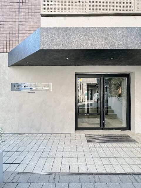 レジディア本郷菊坂プレイスのエントランス