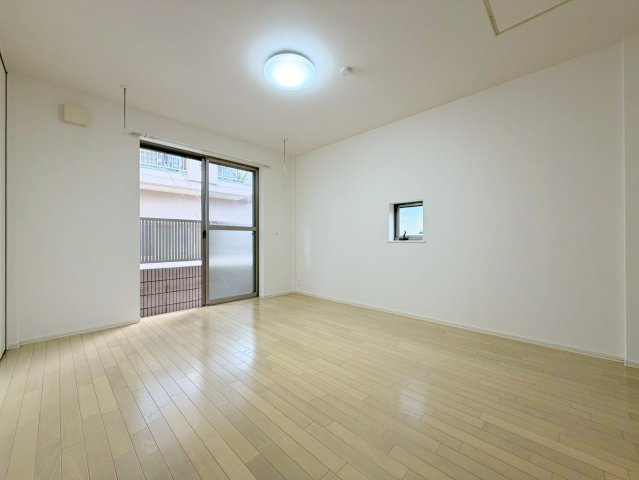 ヴィーブルⅡ　の居間・リビング|★明るい室内★